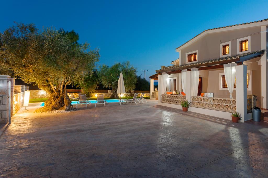 Evalexia Villa - Luxury Villa With Private Pool Near Laganas Perfect For Groups By Villa Mana Gers Kalamaki  Exterior photo